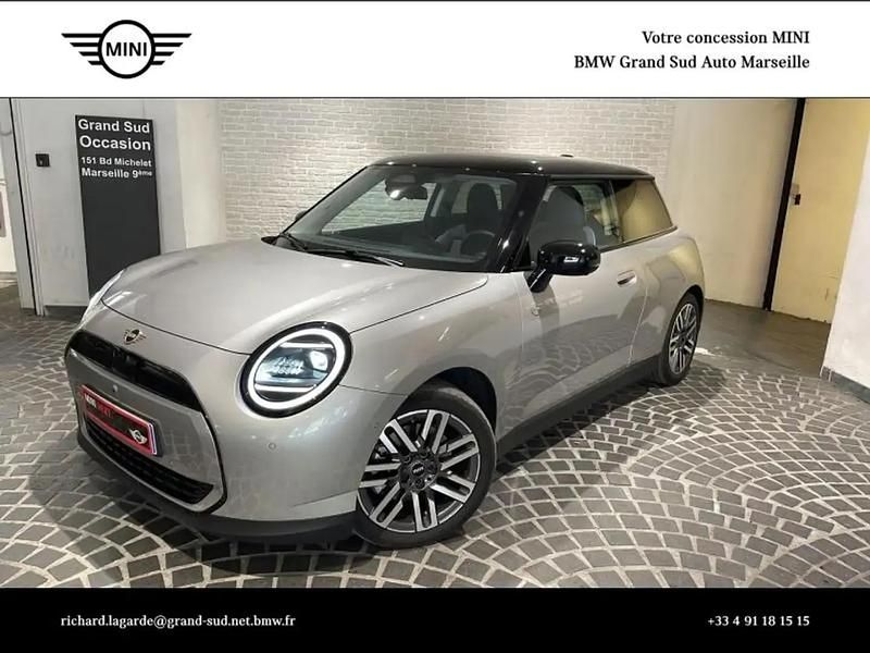 Argent Utilisé 2024 Mini Cooper Classic Citadine | 33 750 € - Image 1/4