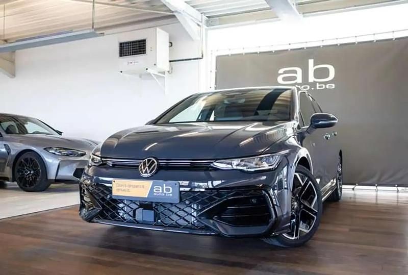 Noir Occasion 2025 VW Golf VIII R-line Citadine | 34 990 € (Prix assez cher) - Image 1/4