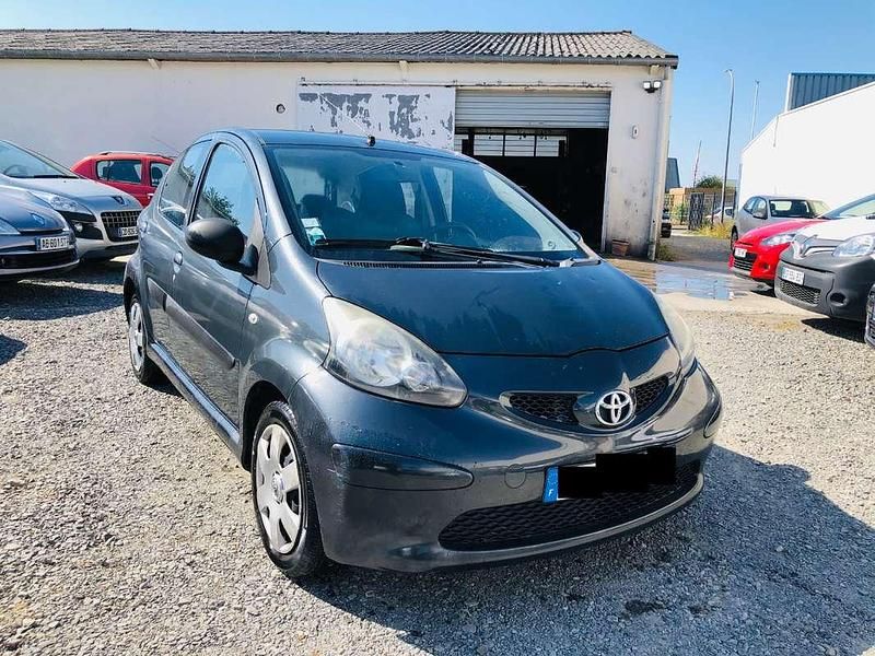 Occasion Toyota Aygo 54 ch (39 kW) 2006 Gris Citadine