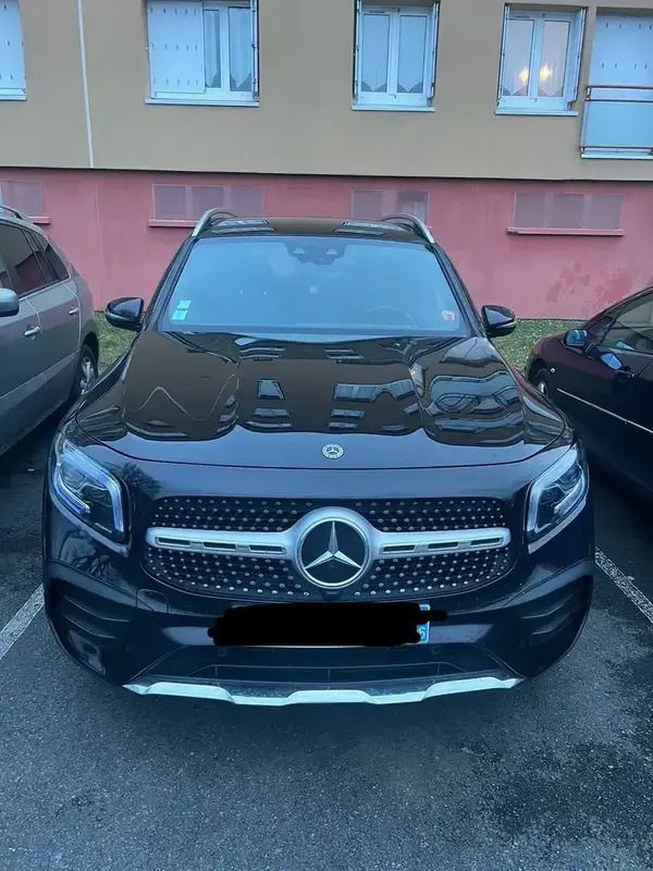Utilisé 2020 Mercedes GLB200 AMG line SUV | 33 500 € (Prix assez cher) - Image 1/4