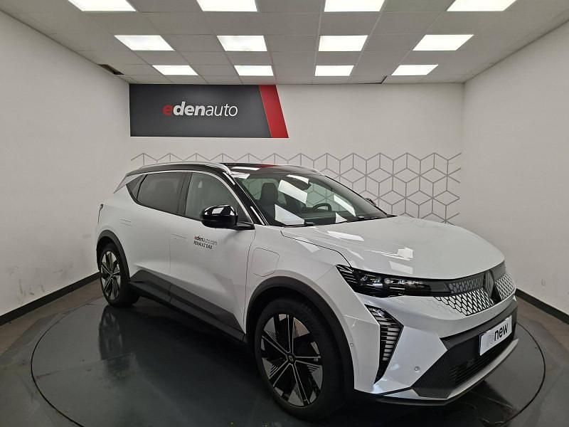 Blanc nacre / toit noir Nouvelle 2025 Renault Scénic Techno Monospace | 43 700 € (Bon prix) - Image 1/4