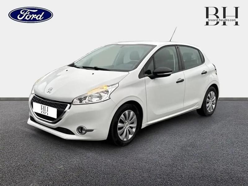 Blanc Utilisé 2013 Peugeot 208 Access Citadine | 6 880 € (Prix assez cher) - Image 1/4