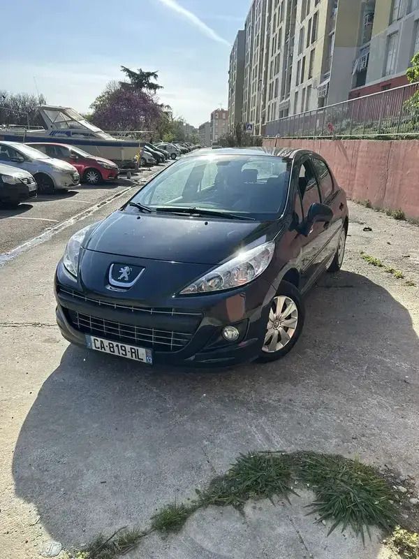 Utilisé 2012 Peugeot 207 Business-Line Berline | 3 100 € (Prix juste) - Image 1/4
