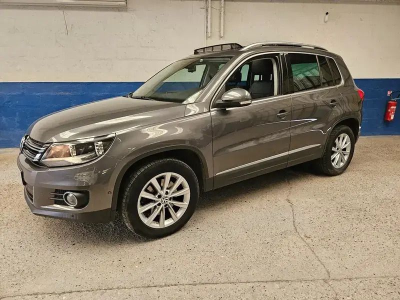 Gris Utilisé 2014 VW Tiguan SUV | 14 990 € (Prix juste) - Image 1/4