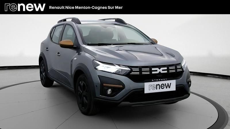 Gris Utilisé 2025 Dacia Sandero Extreme Citadine | 17 699 € (Prix assez cher) - Image 1/4