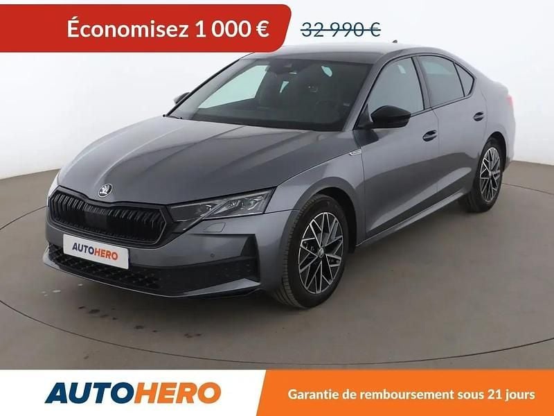 Gris Utilisé 2024 Skoda Octavia SportLine Berline | 31 290 € (Prix juste) - Image 1/2