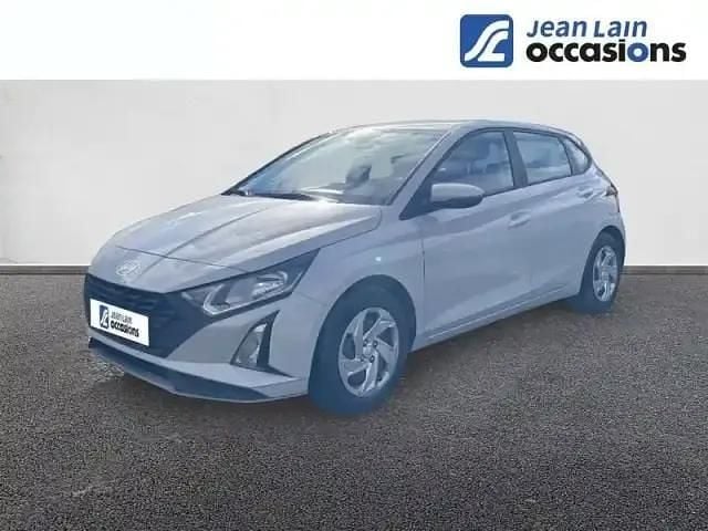 Gris Occasion 2024 Hyundai i20 Berline | 17 290 € (Prix juste) - Image 1/4