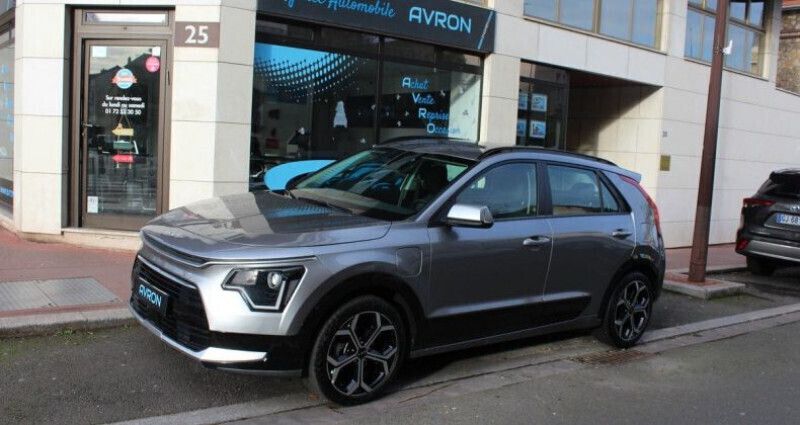 Gris Utilisé 2023 Kia Niro Active SUV | 23 990 € - Image 1/4