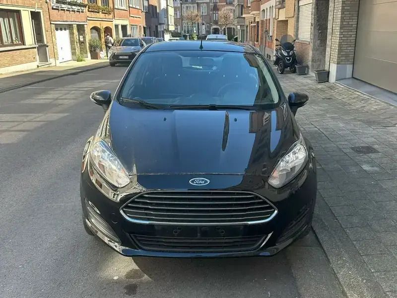 Noir Utilisé 2014 Ford Fiesta Citadine | 5 900 € (Prix juste) - Image 1/4