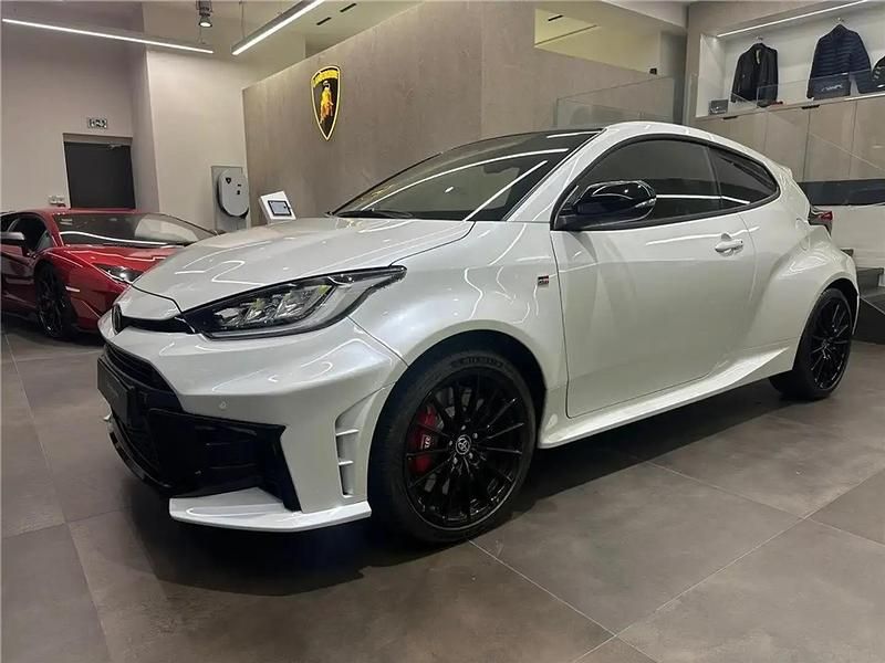 Blanc Nouvelle 2025 Toyota Yaris Citadine | 49 900 € - Image 1/4