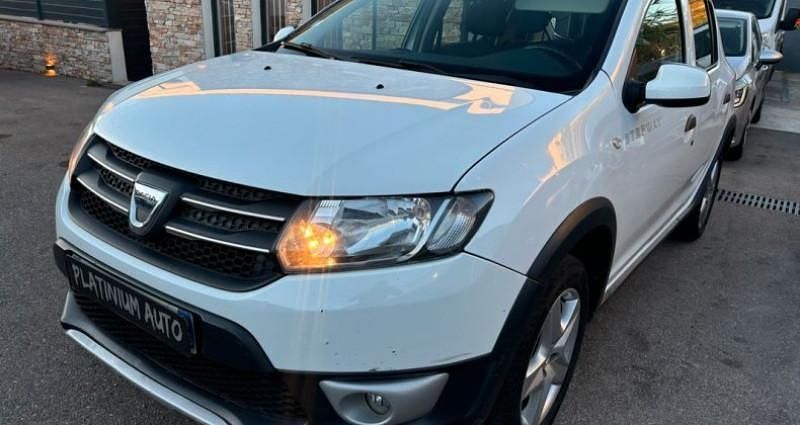 Blanc Utilisé 2016 Dacia Sandero Stepway Ambiance Citadine | 5 690 € (Bon prix) - Image 1/4