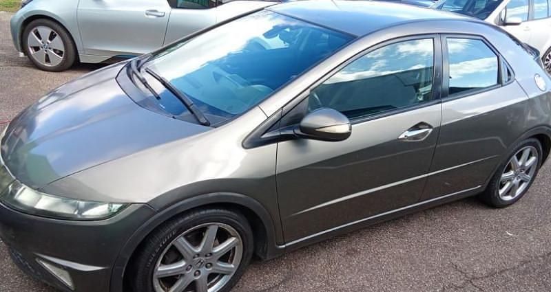 Gris Utilisé 2005 Honda Civic Berline | 3 500 € - Image 1/2