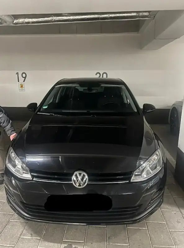 Noir Utilisé 2013 VW Golf VII Trendline Berline | 10 000 € (Prix assez cher) - Image 1/4