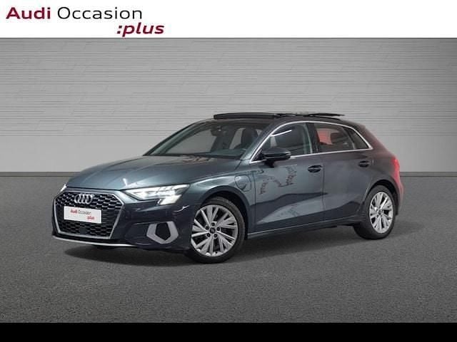Gris manhattan métallisé Utilisé 2023 Audi A3 Sportback e-tron Design Citadine | 31 900 € (Prix juste) - Image 1/4