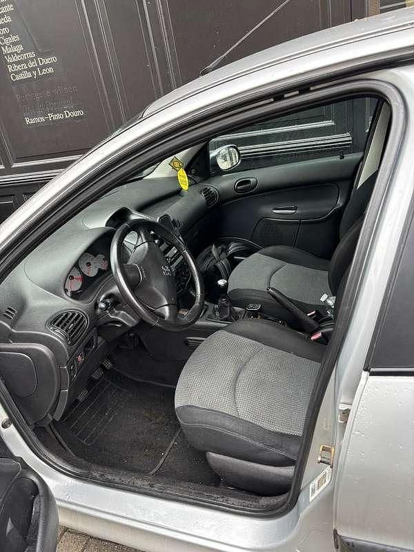 Image 3/4