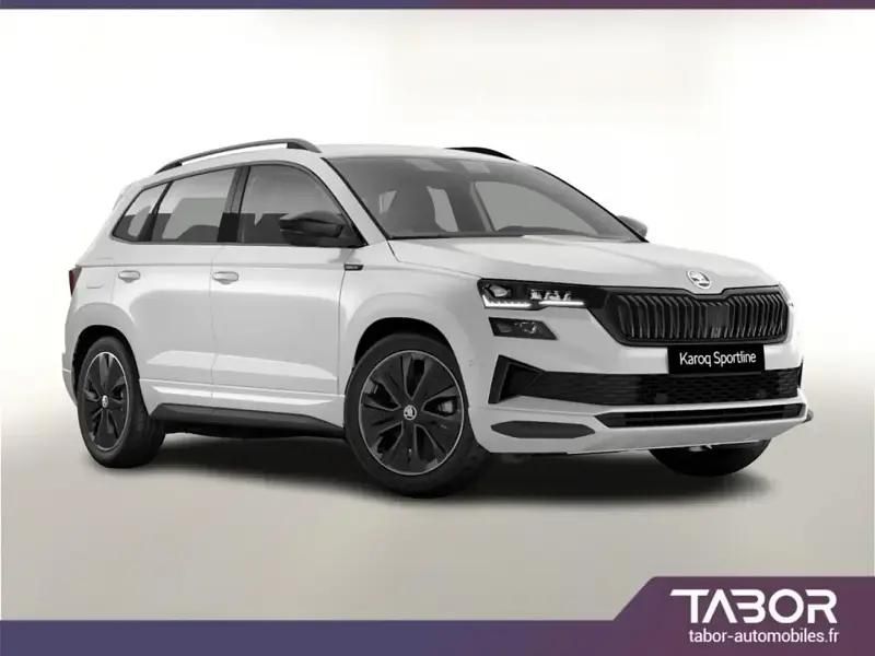 Blanc Nouvelle 2025 Skoda Karoq SUV | 36 795 € (Prix assez cher) - Image 1/4