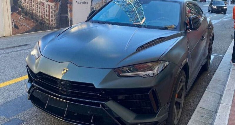 Vert Utilisé 2023 Lamborghini Urus SUV | 289 900 € - Image 1/4