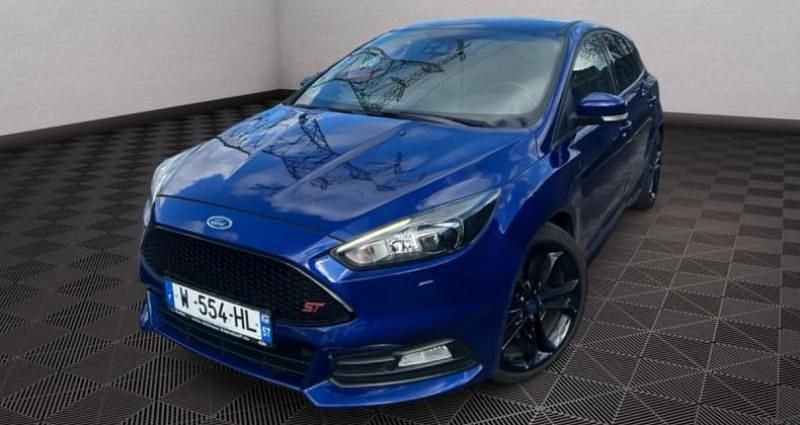 Bleu Utilisé 2016 Ford Focus ST Berline | 15 999 € (Prix juste) - Image 1/4
