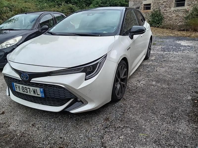 Blanc Utilisé 2021 Toyota Corolla Active Berline | 22 000 € (Prix juste) - Image 1/4