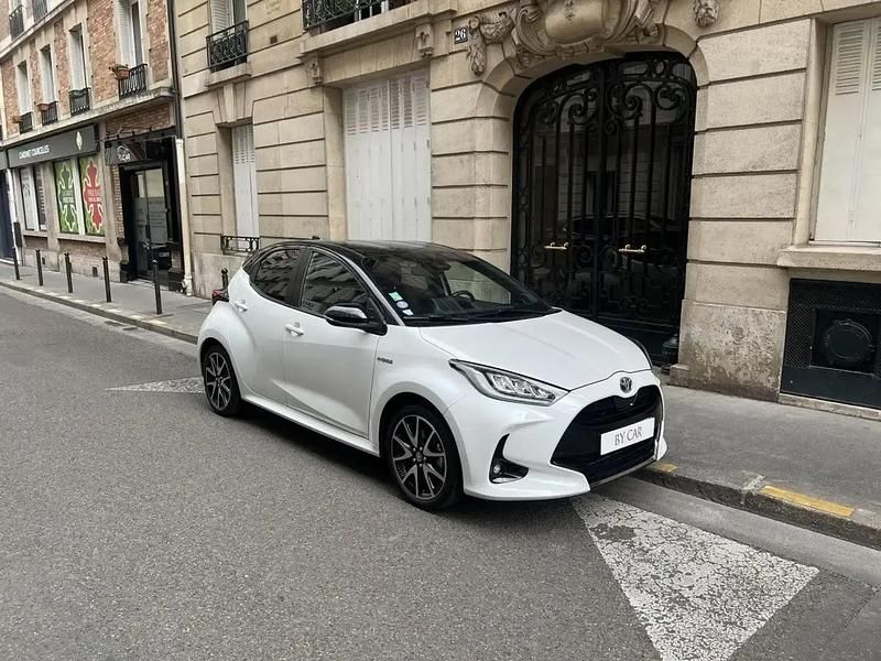 Blanc Utilisé 2021 Toyota Yaris Hybrid Citadine | 19 290 € (Prix juste) - Image 1/4