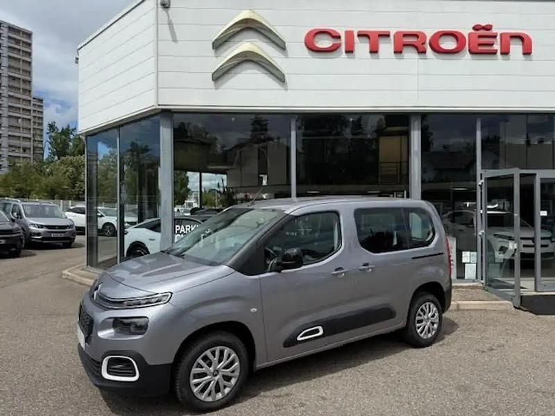 Gris Utilisé 2023 Citroën Berlingo Feel Monospace | 24 900 € (Prix assez cher) - Image 1/4