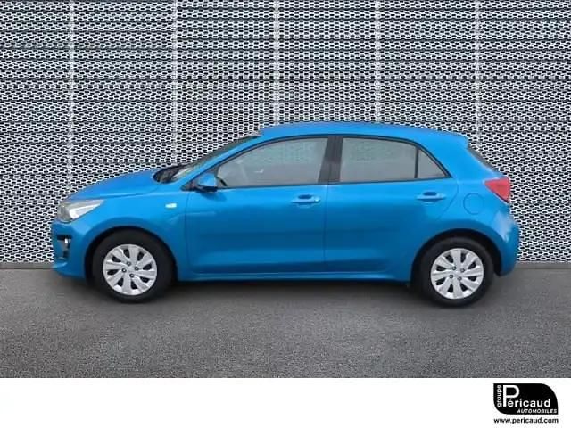 Occasion Kia Rio 84 ch (61 kW) 2023 Bleu Berline