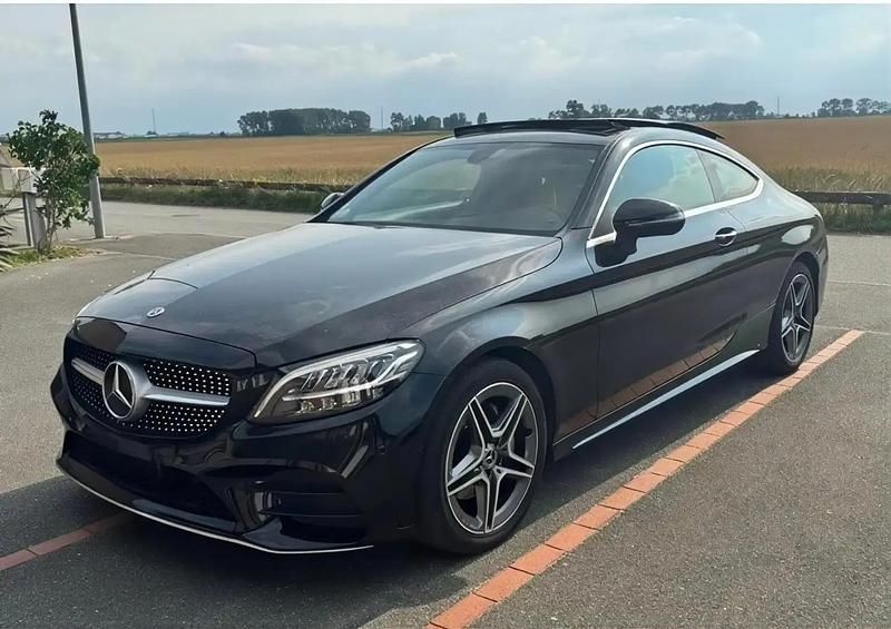 Utilisé 2018 Mercedes C220 AMG line Berline | 25 500 € (Prix juste) - Image 1/4