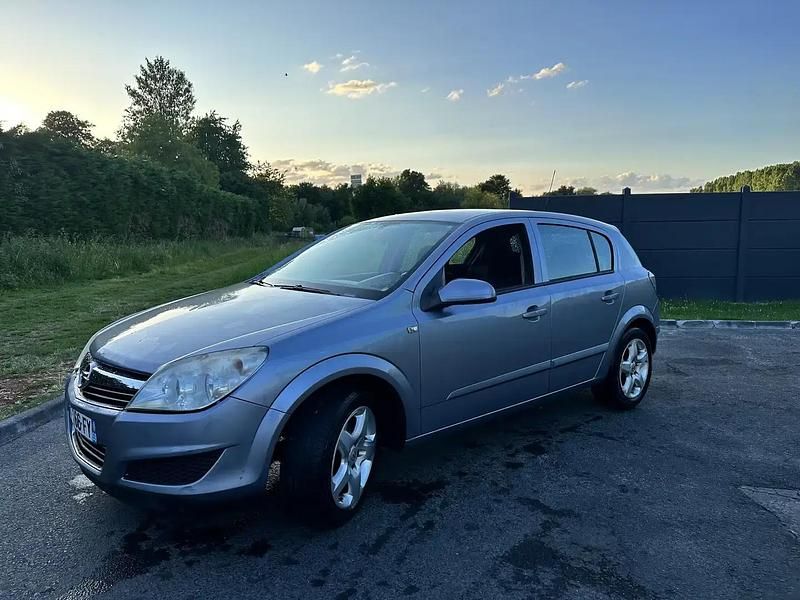 Utilisé 2007 Opel Astra Berline | 2 000 € - Image 1/4