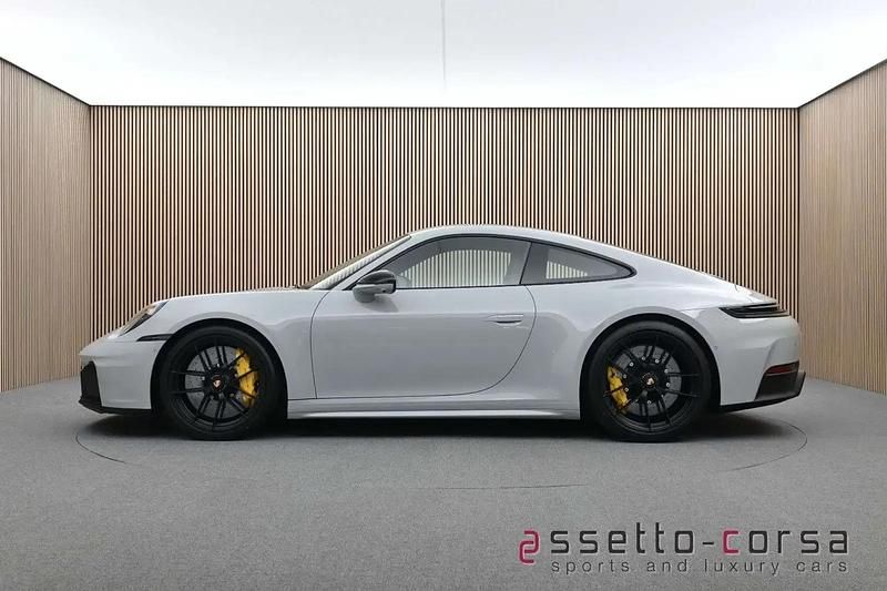 Gris Occasion 2024 Porsche 911 Carrera GTS Coupé | 215 282 € (Prix cher) - Image 1/4