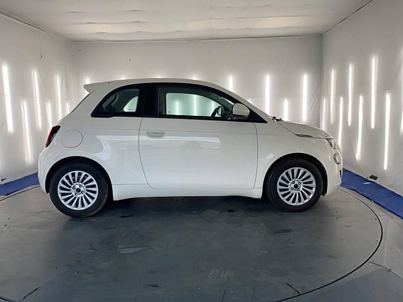 Blanc Utilisé 2022 Fiat 500e Action Citadine | 10 870 € (Bon prix) - Image 1/2