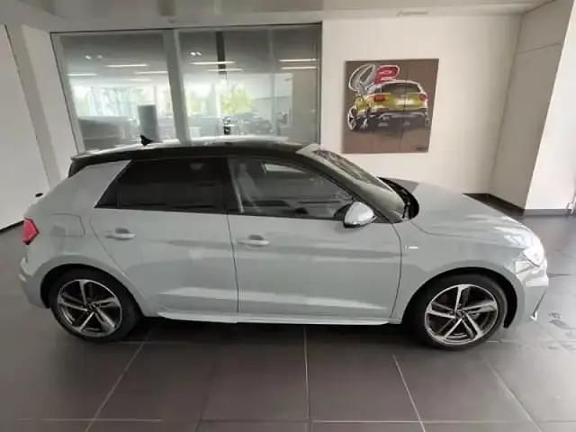 Occasion Audi A1 Sportback S-Line 116 ch (85 kW) 2024 Gris flèche nacré Citadine