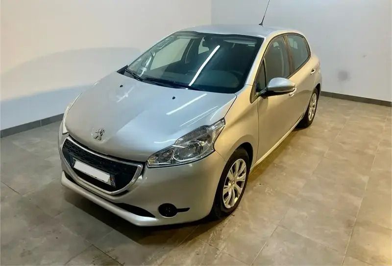 Utilisé 2014 Peugeot 208 Allure Citadine | 8 500 € (Prix assez cher) - Image 1/4
