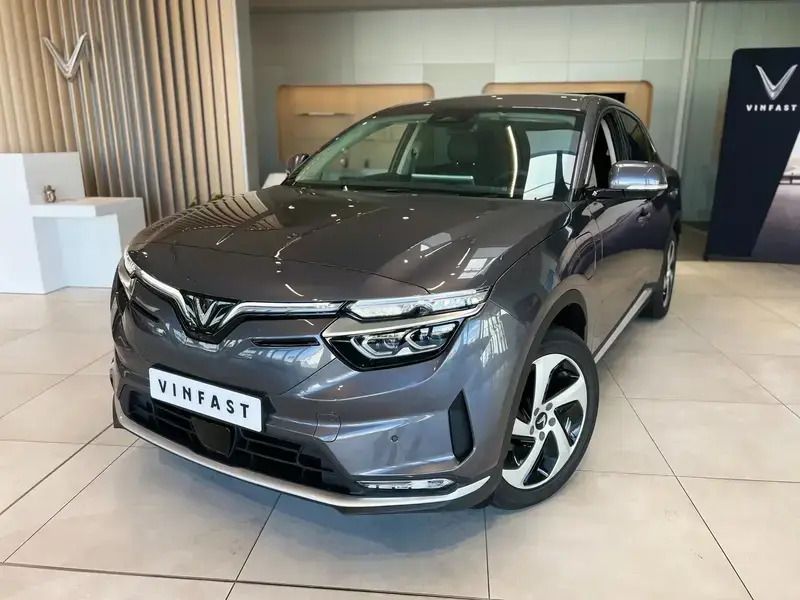 Gris Occasion 2024 VinFast VF 8 Eco SUV | 47 390 € - Image 1/4