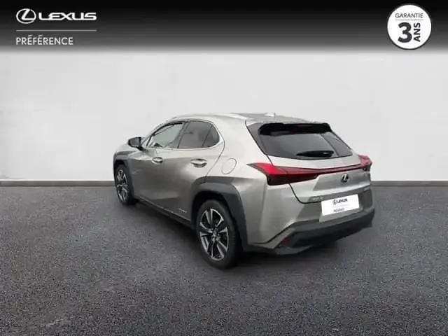 Gris titane métallisé Occasion 2021 Lexus UX 250h SUV | 24 490 € (Prix juste) - Image 1/3