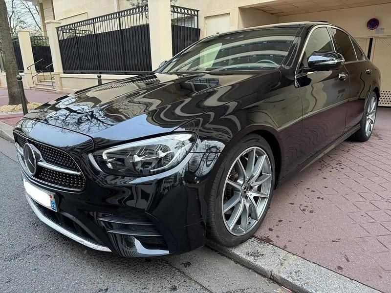 Noir Occasion 2022 Mercedes E220 AMG line Berline | 35 900 € (Prix assez cher) - Image 1/4