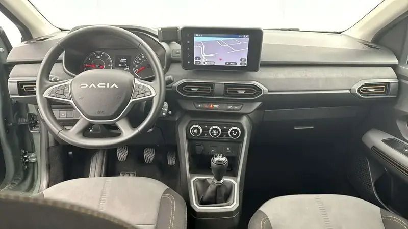 Image 3/4