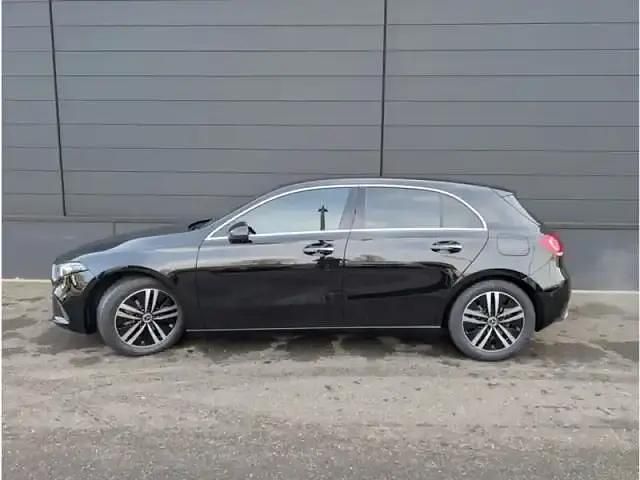 Occasion Mercedes A180 2022 Noir cosmos métallisé Berline