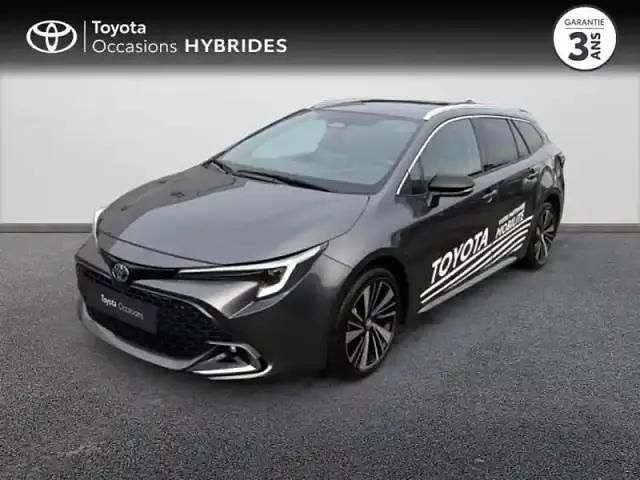 Gris atlas métallisé Occasion 2025 Toyota Corolla Design Berline | 31 450 € (Prix cher) - Image 1/4