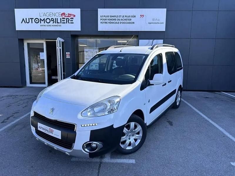 Blanc Occasion 2015 Peugeot Partner Tepee Outdoor Monospace | 9 490 € (Prix juste) - Image 1/4