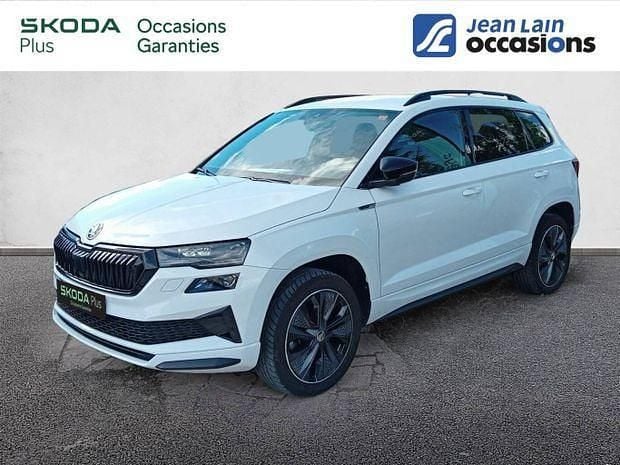 Blanc Utilisé 2023 Skoda Karoq SportLine SUV | 30 590 € (Prix juste) - Image 1/4