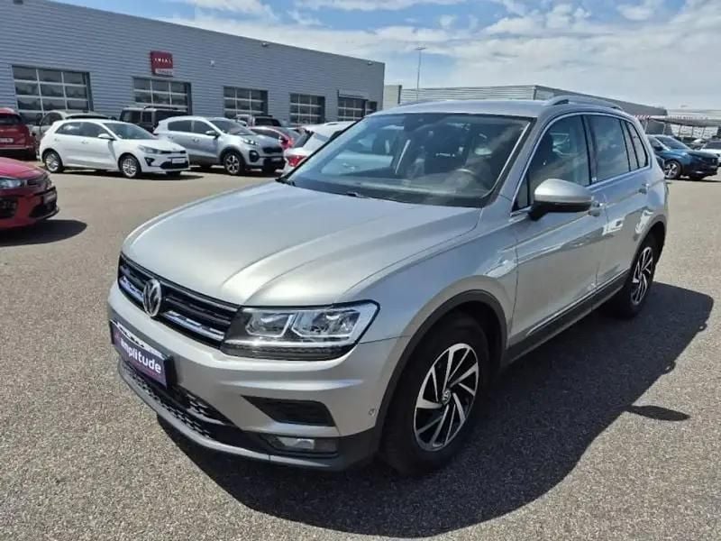 Gris Utilisé 2019 VW Tiguan SUV | 21 999 € (Prix juste) - Image 1/4