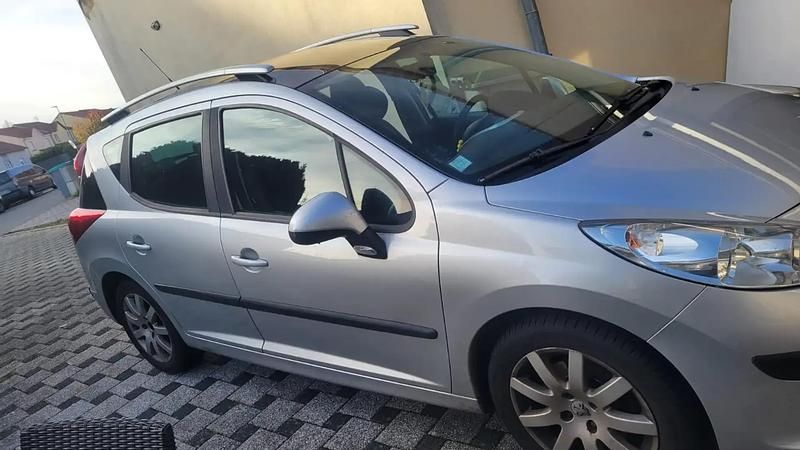Gris Utilisé 2007 Peugeot 207 Premium Break | 3 290 € (Prix cher) - Image 1/4