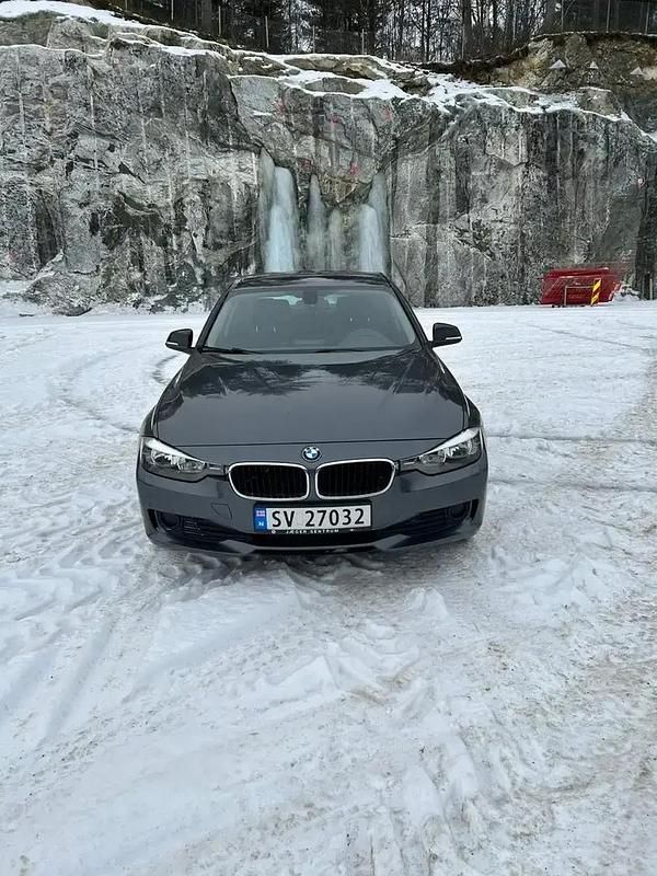 Occasion BMW 316 Luxury Line 116 ch (85 kW) 2012 Gris Berline