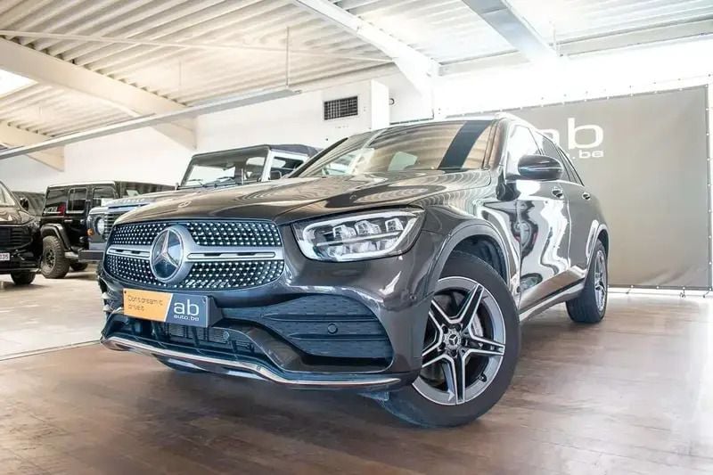 Gris Utilisé 2022 Mercedes GLC200 AMG line SUV | 42 990 € (Prix juste) - Image 1/4