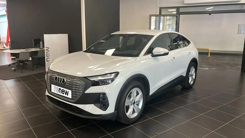 Blanc Utilisé 2023 Audi Q4 Sportback e-tron Sport SUV | 37 190 € - Image 1/4
