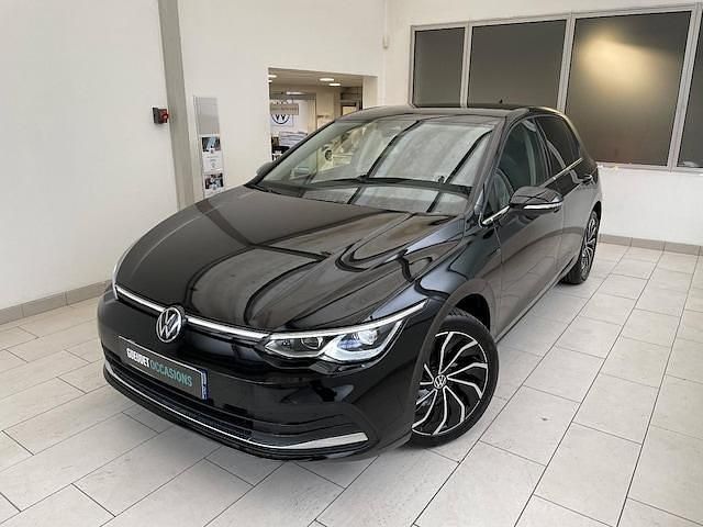 Utilisé 2024 VW Golf VIII Style Berline | 29 900 € (Prix juste) - Image 1/4