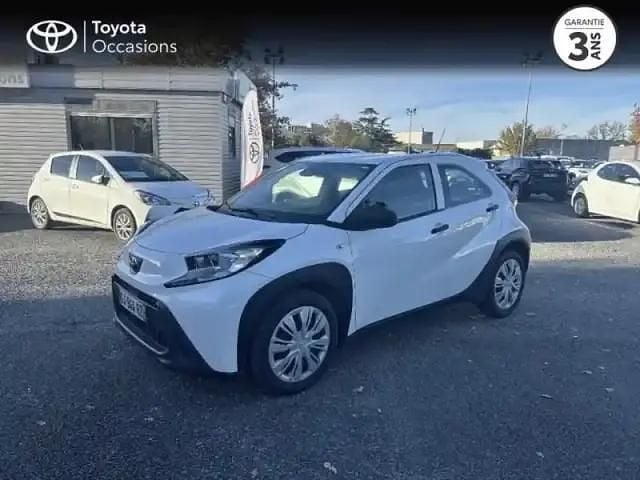 Blanc Utilisé 2022 Toyota Aygo X Active SUV | 12 990 € - Image 1/4