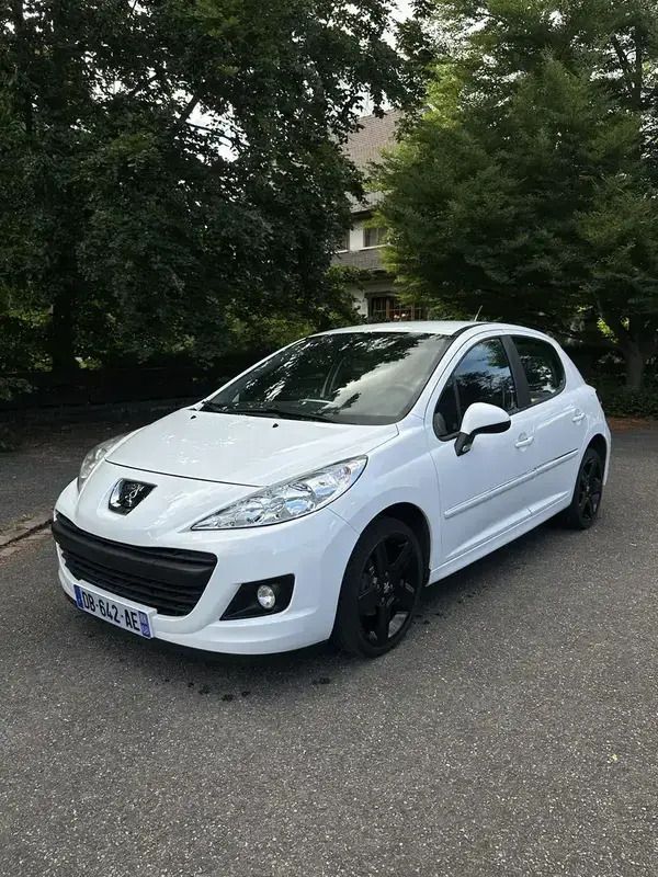 Utilisé 2013 Peugeot 207 Berline | 5 700 € (Prix juste) - Image 1/4