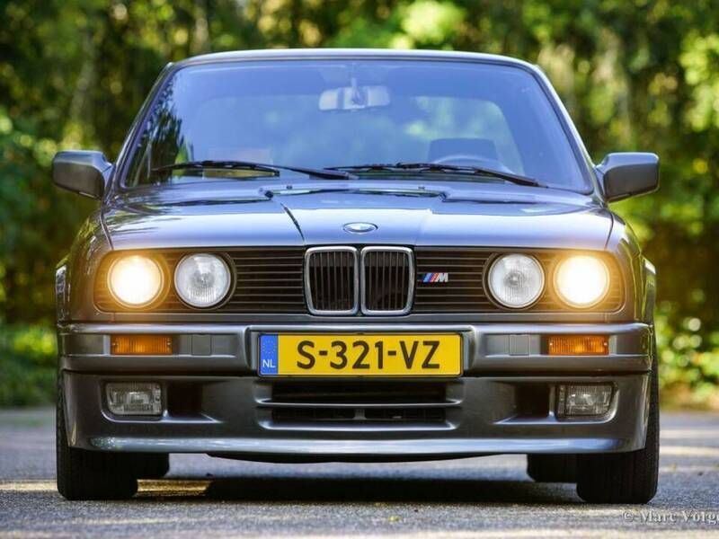 Gris Utilisé 1988 BMW 320 Berline | 44 500 € - Image 1/4