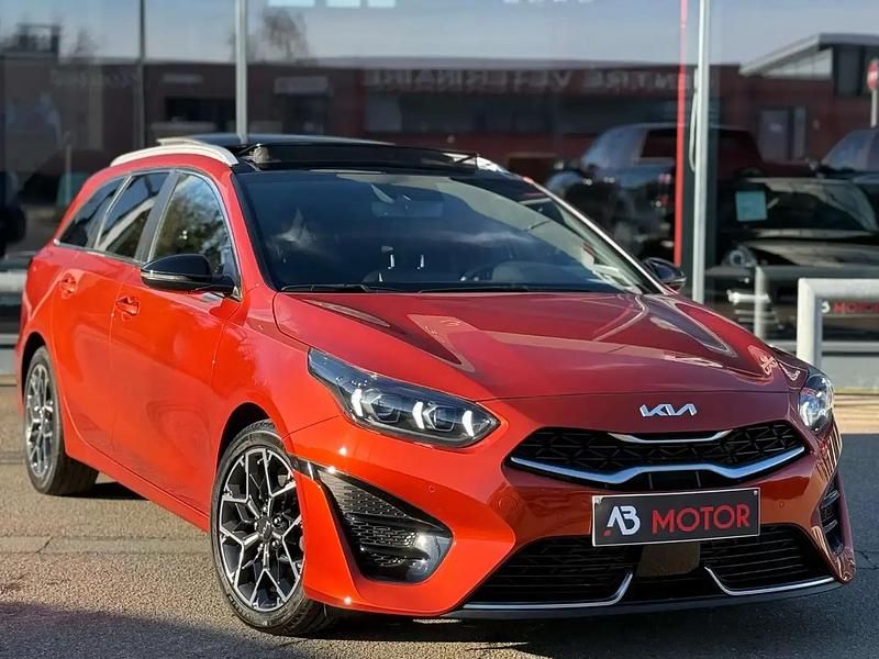Orange Occasion 2023 Kia Ceed Sportswagon GT-Line Break | 24 990 € (Prix juste) - Image 1/4